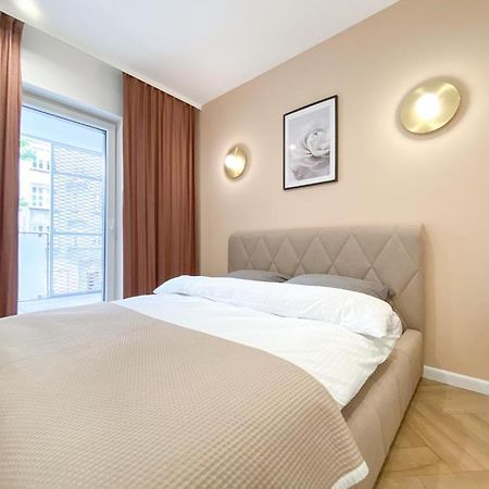 Apartament Family Zwierzyniecka Posen Exterior foto